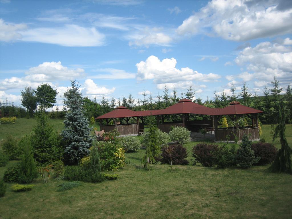 Gosciniec Rycerski Bed & Breakfast Paprotki Exterior foto