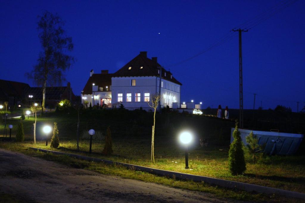 Gosciniec Rycerski Bed & Breakfast Paprotki Exterior foto