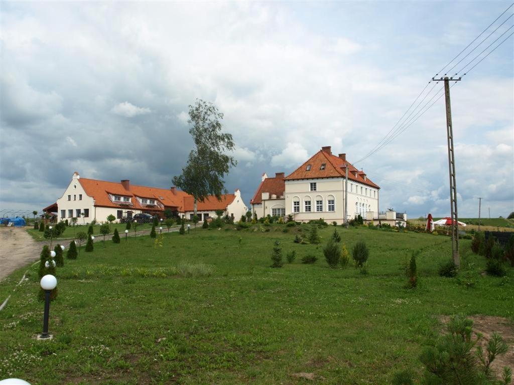 Gosciniec Rycerski Bed & Breakfast Paprotki Exterior foto