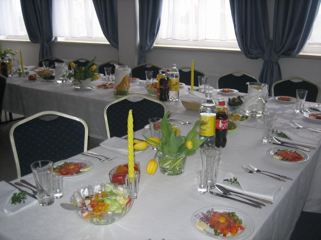 Gosciniec Rycerski Bed & Breakfast Paprotki Exterior foto