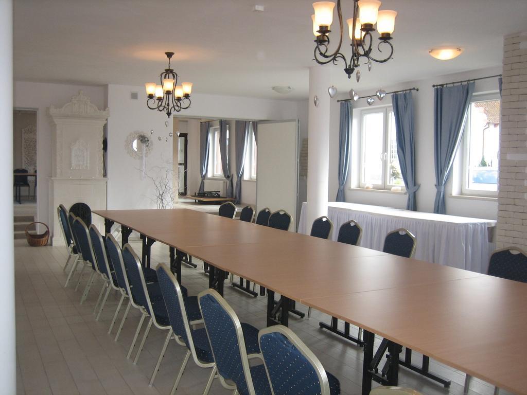 Gosciniec Rycerski Bed & Breakfast Paprotki Exterior foto