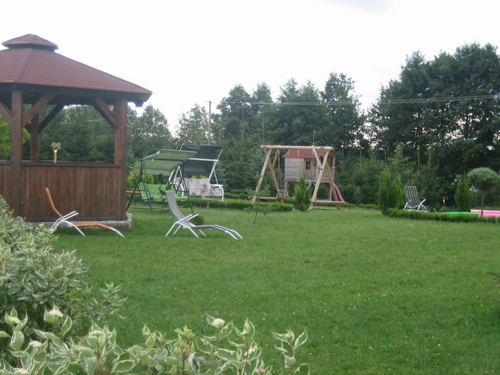 Gosciniec Rycerski Bed & Breakfast Paprotki Exterior foto