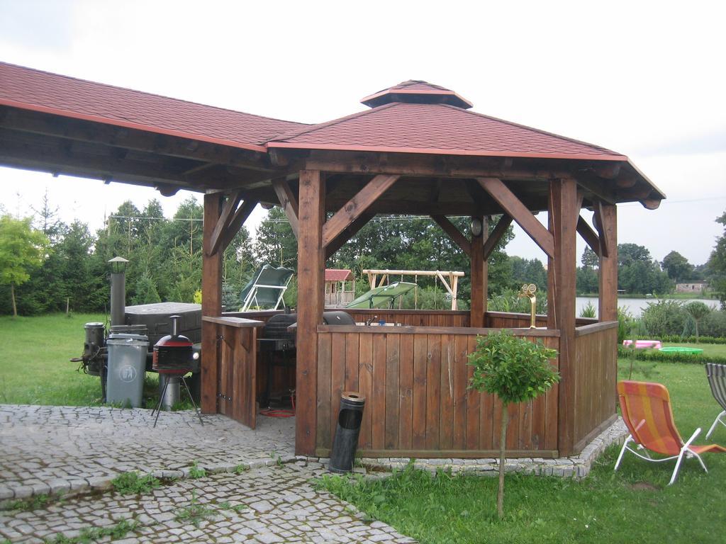 Gosciniec Rycerski Bed & Breakfast Paprotki Exterior foto